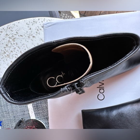 NEW! Calvin Klein Senly Boots - Picture 4 of 6